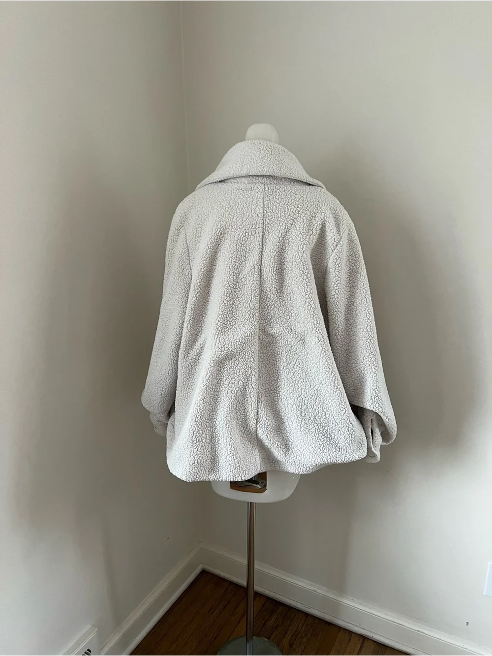 ALO Yoga Ivory Sherpa Snap-Front Jacket